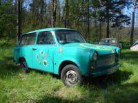 Trabant z motylkiem ;)