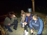 płonei ognisko w lesie